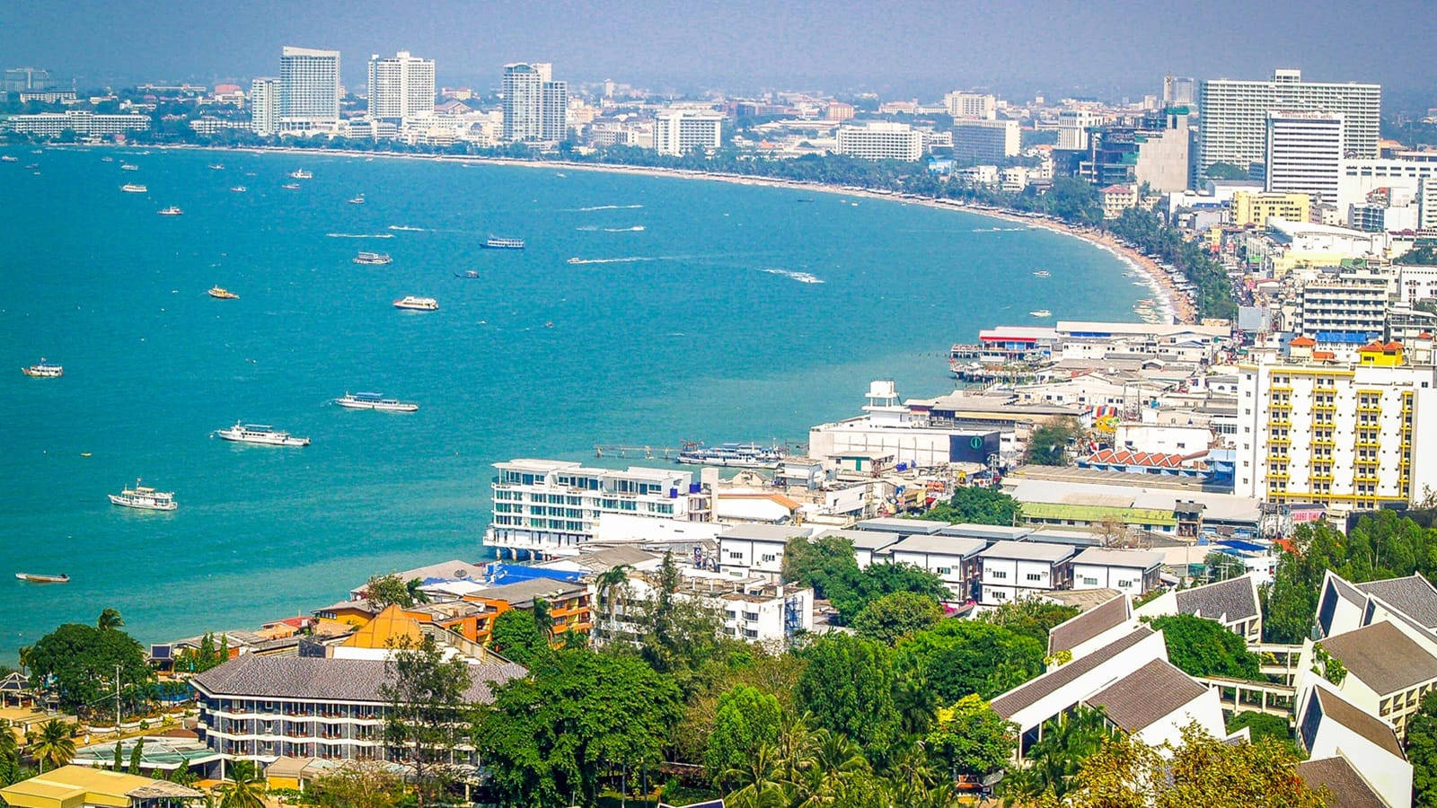 Cittàdi Pattaya Vicino All'oceano Sfondo