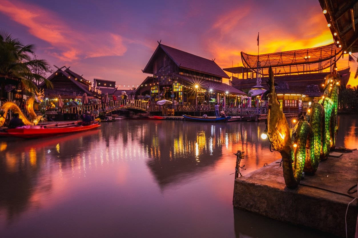 Pattaya Floating Market During Sunset Background
