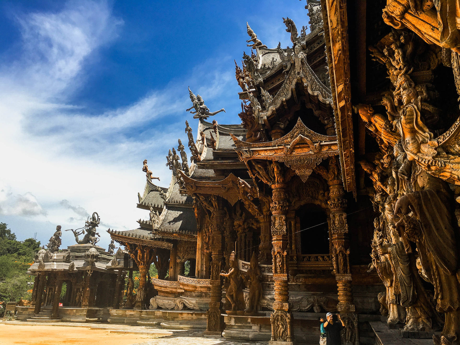 Overskrift: Vælg et afslappende scenarie af Pattaya templet og nyd hver detalje. Wallpaper