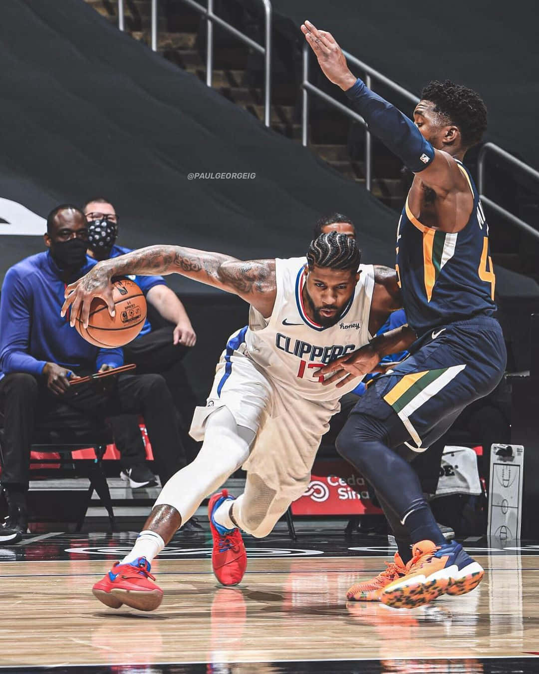Paul George Clippers In Action Wallpaper
