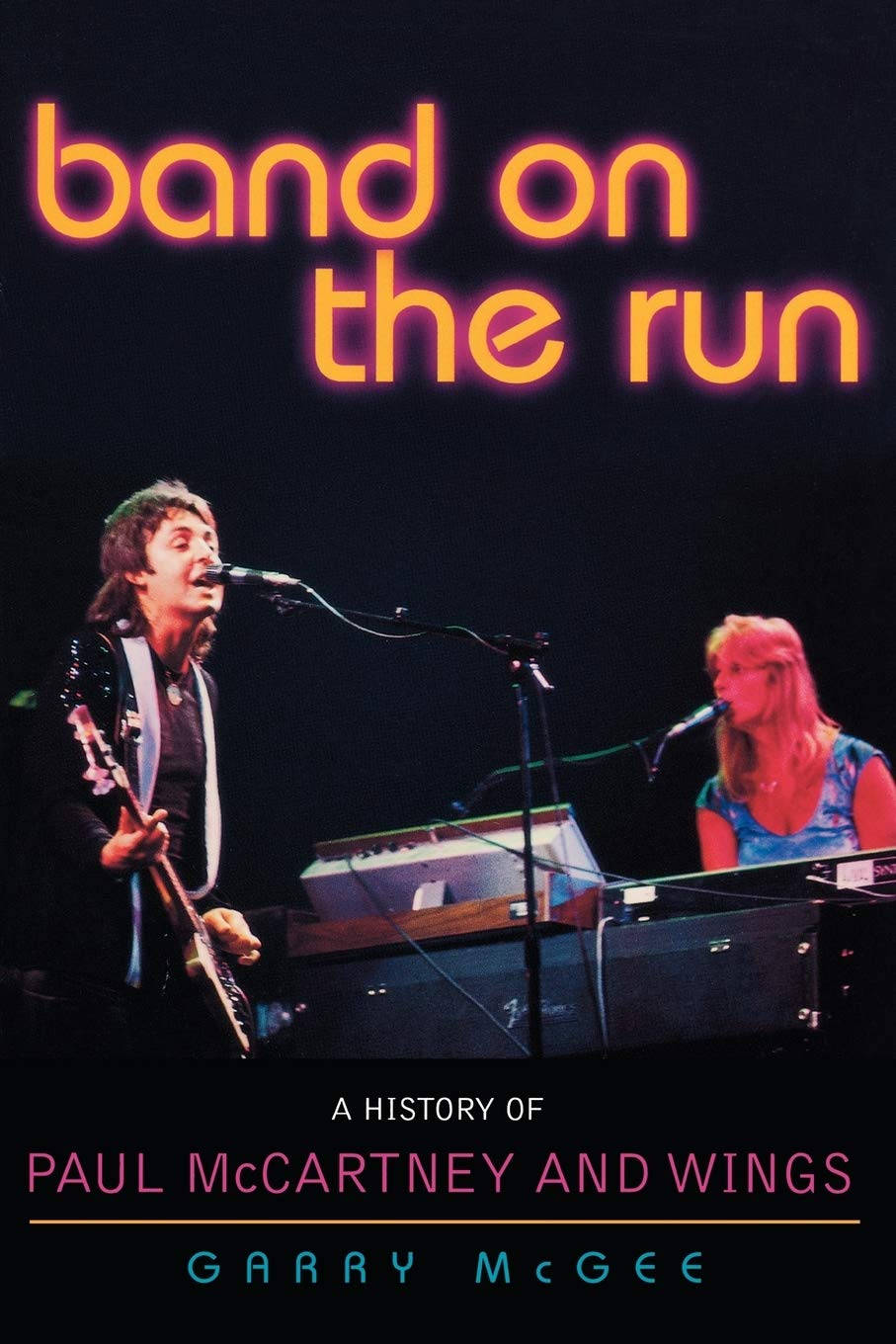 Paul Mccartney And Wings Band On The Run Book Background