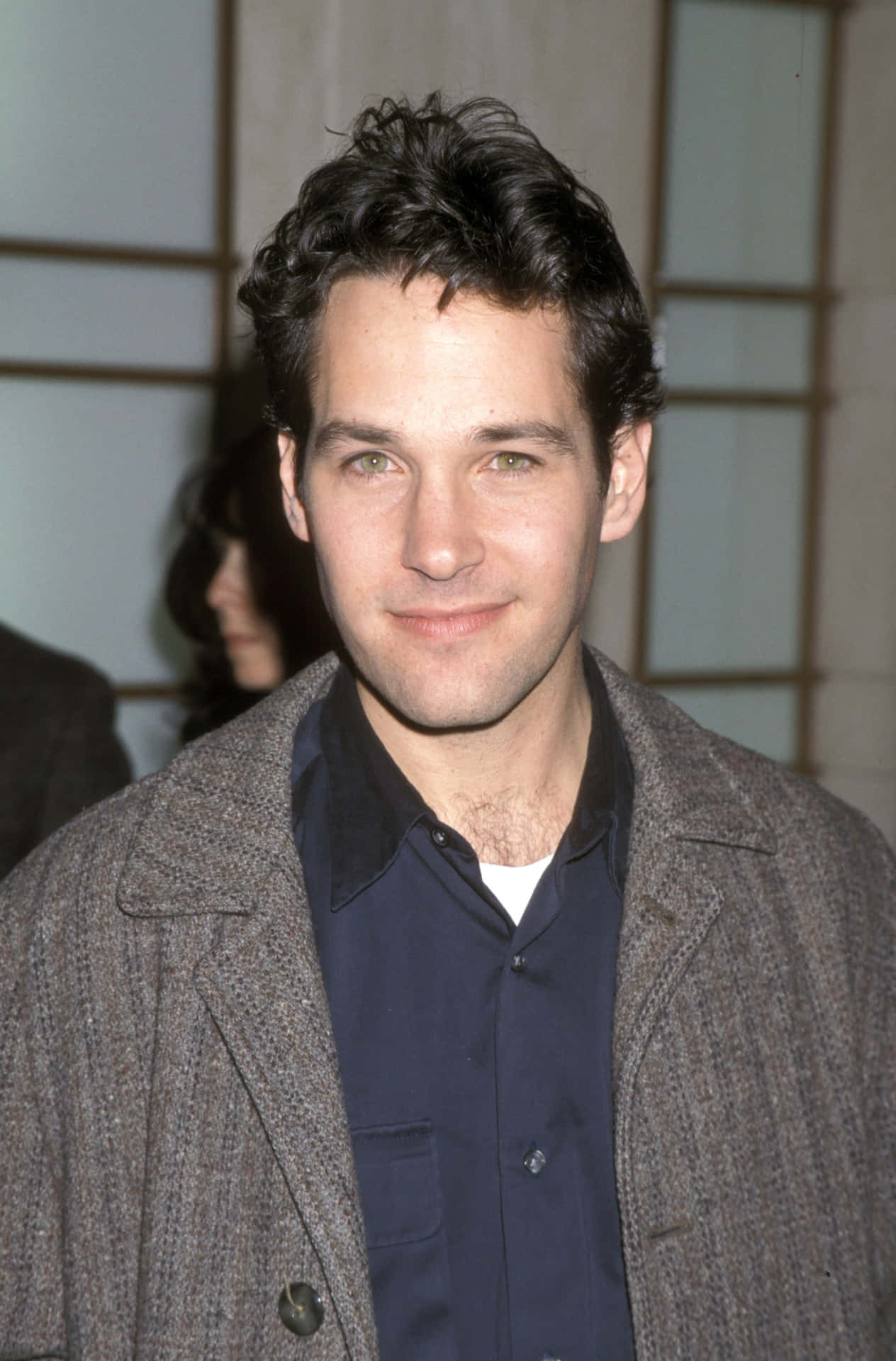 Aktor Paul Rudd Berpose Untuk Kamera. Wallpaper