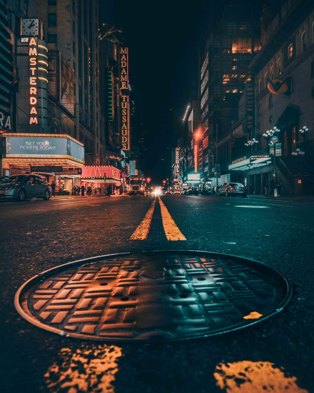 Pavement Road City At Night Wallpaper