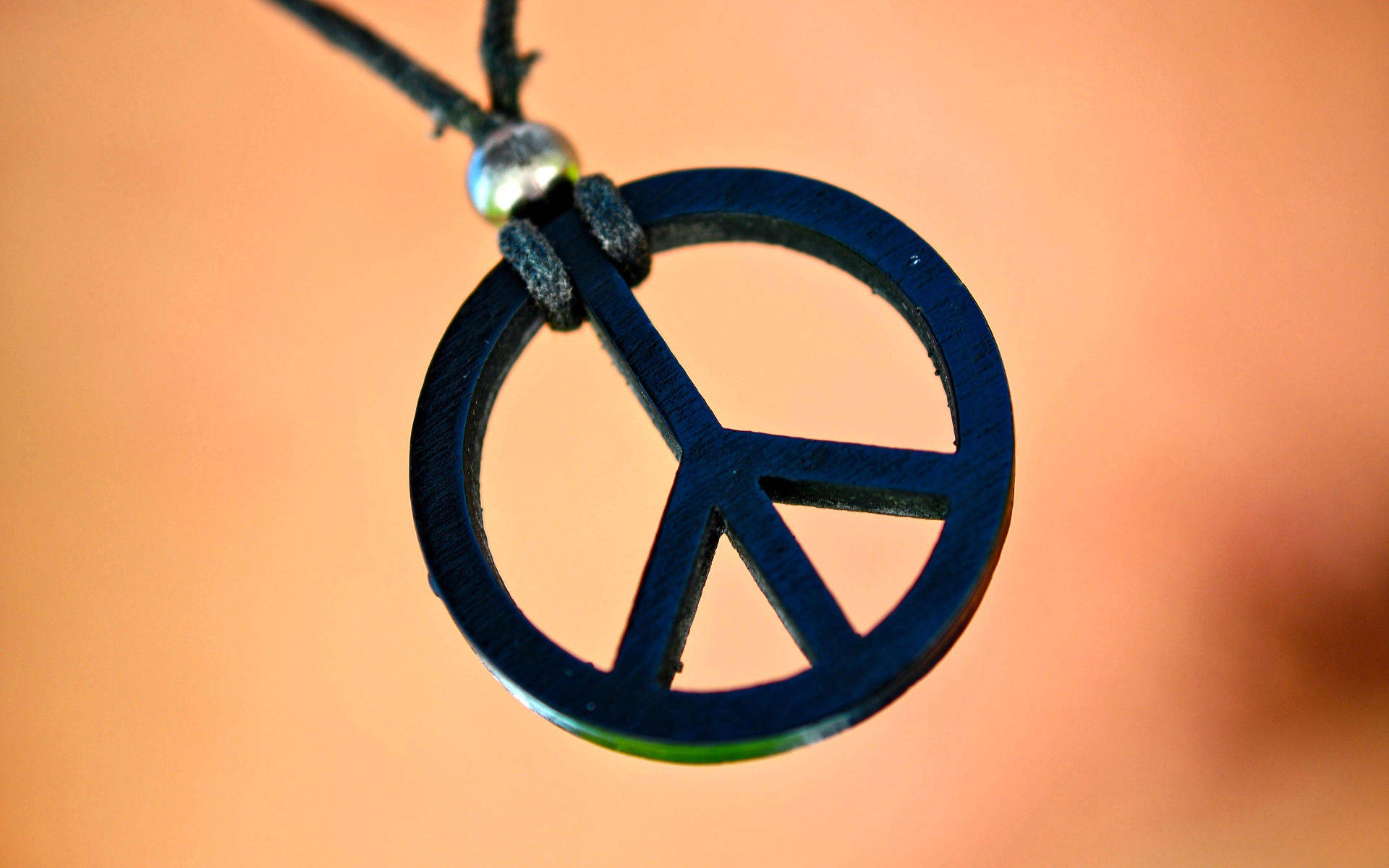 Ciondolo Simbolo Della Pace Sfondo
