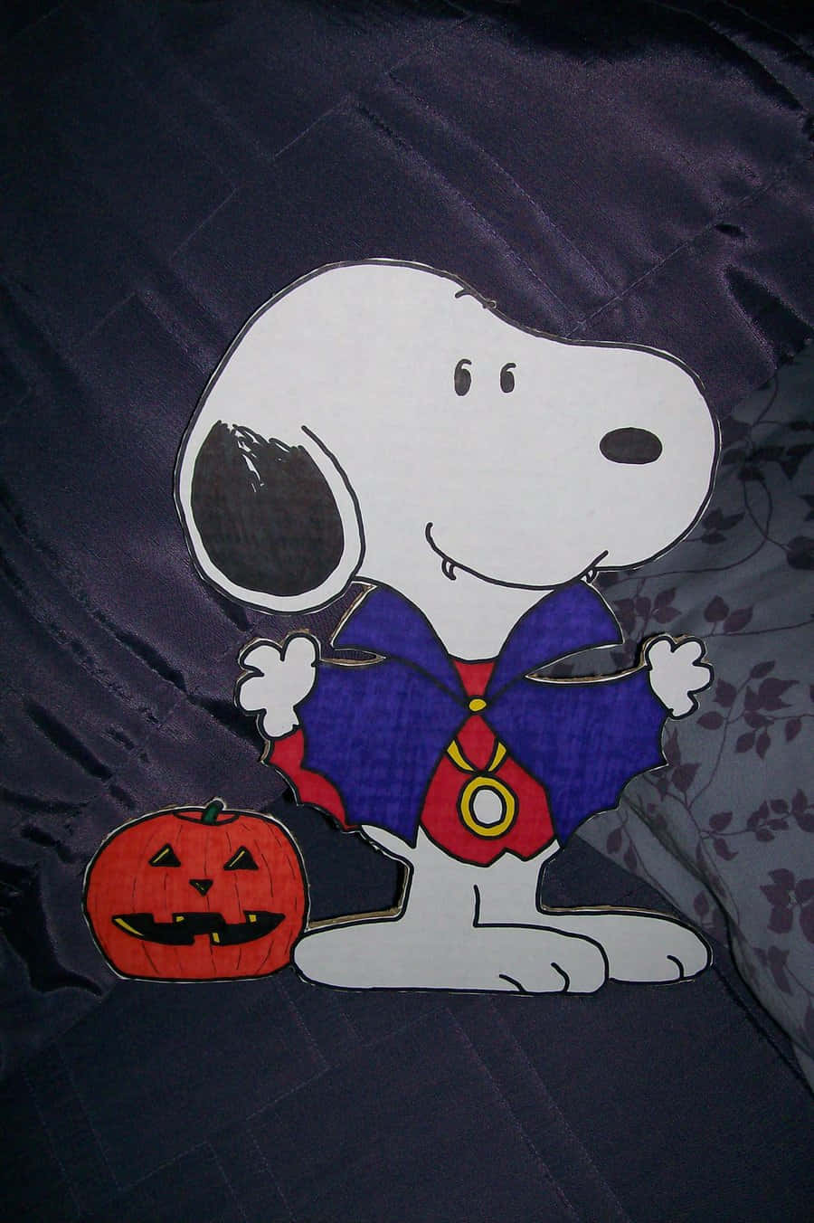 "It's time for Halloween trick-or-treating with Snoopy and the Peanuts gang!" Wallpaper