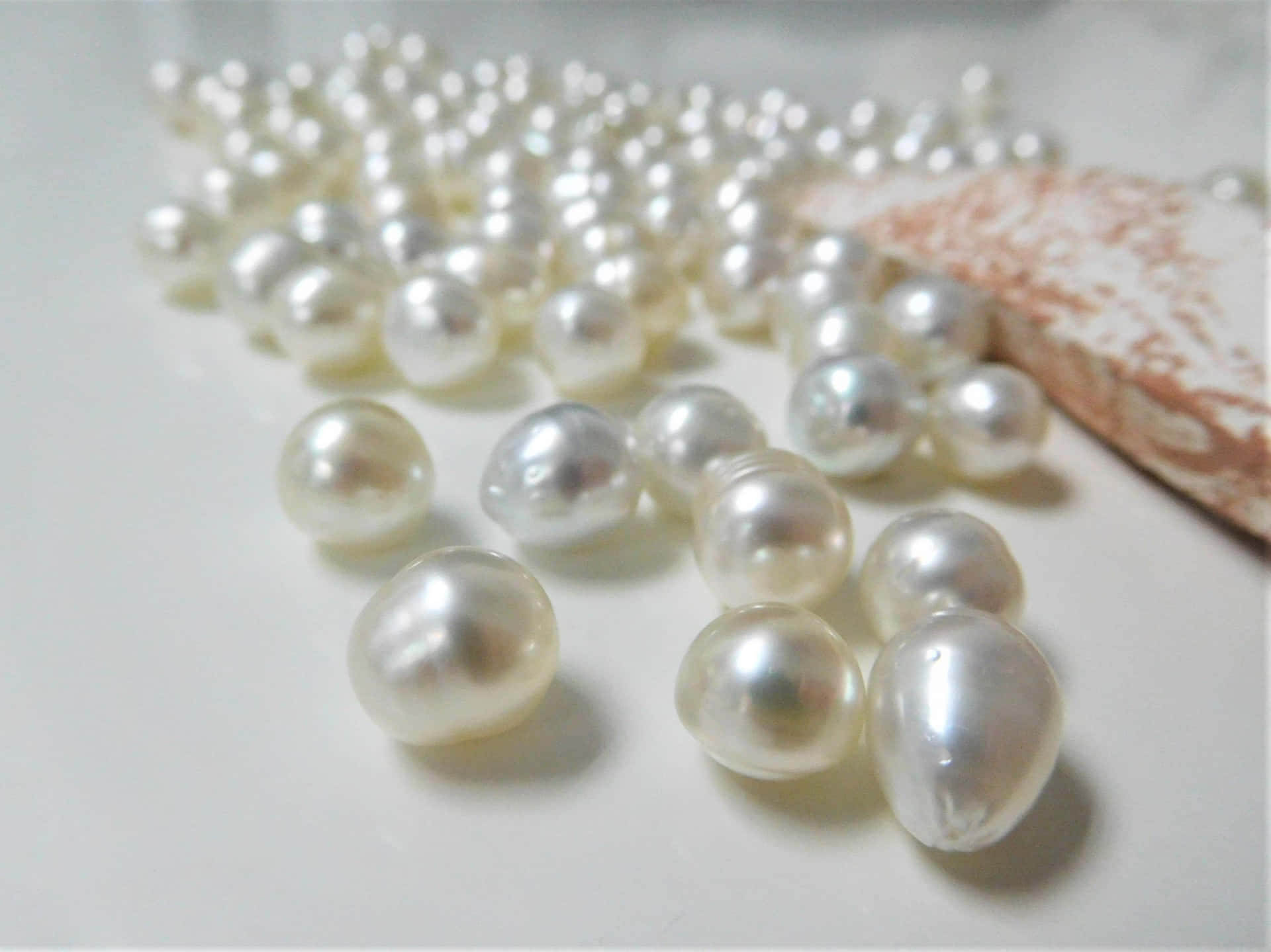 Shine Bright: Make a Style Statement with Pearl Jewelry