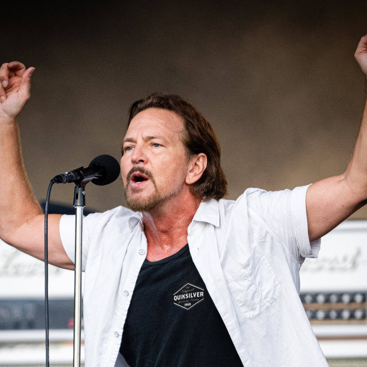 Pearl Jam cancel Vienna gig after Eddie Vedder's throat damaged by French  wildfires | Ents & Arts News | Sky News
