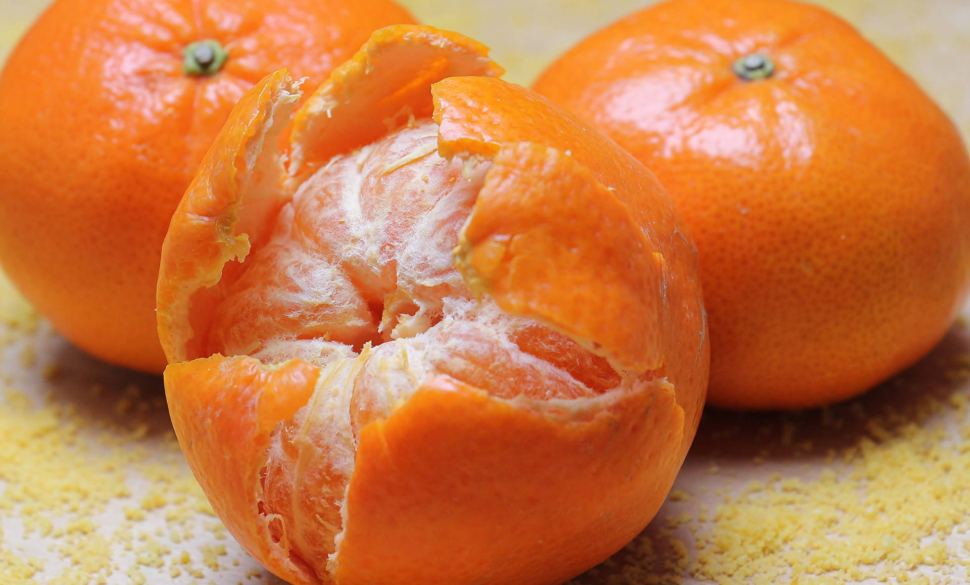 Peeled And Unpeeled Clementine Citrus Fruits Wallpaper