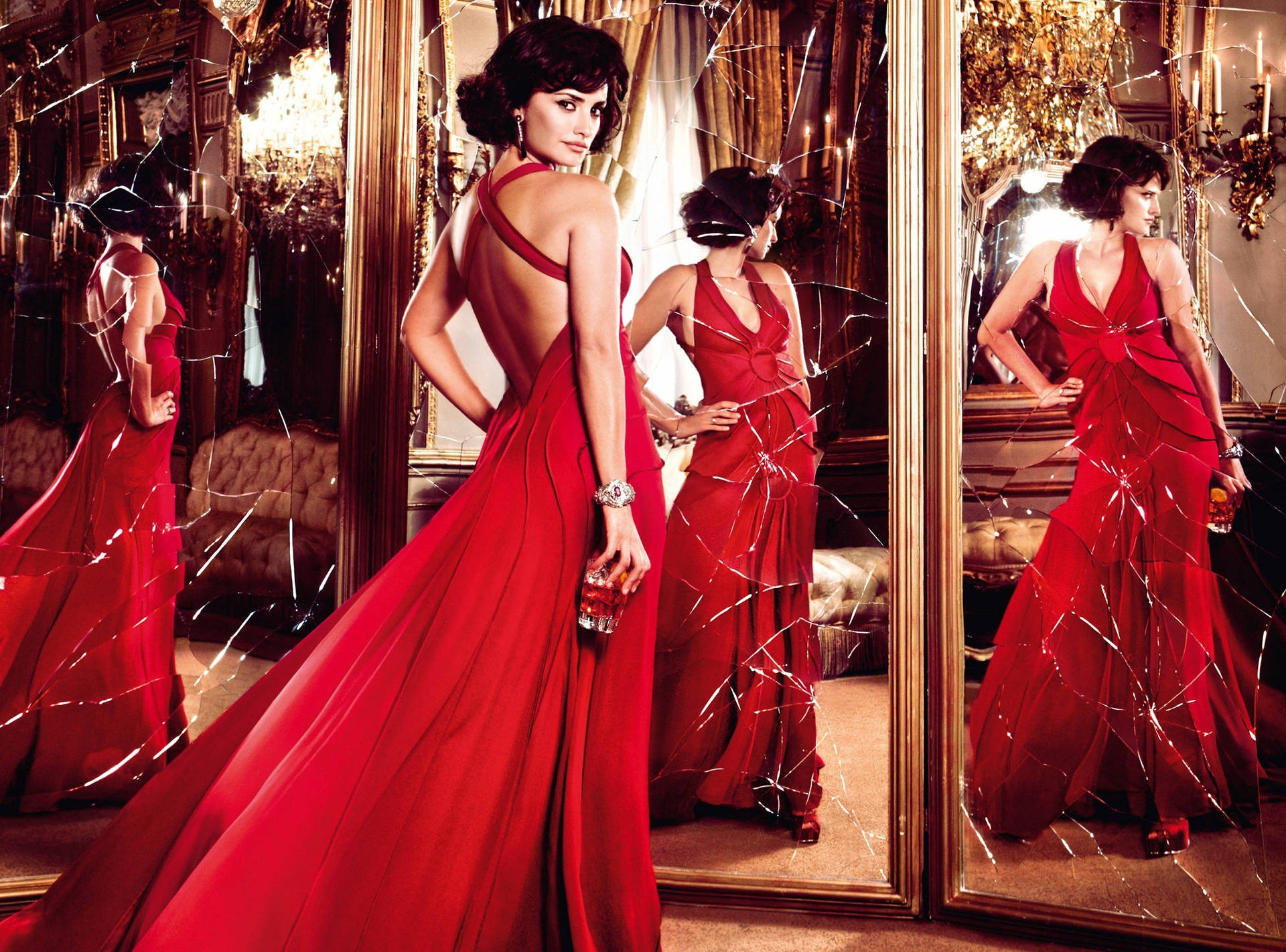Penelope Cruz Facing Mirrors Wallpaper