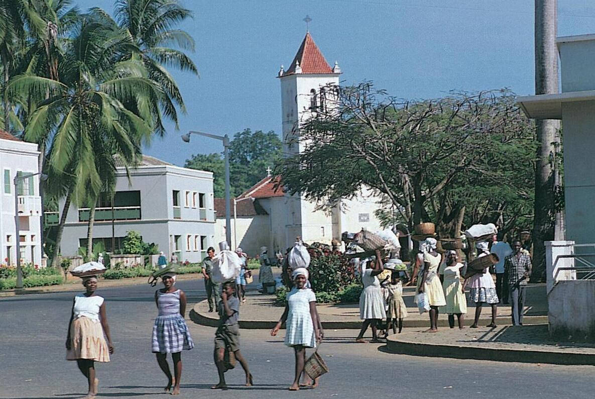 People Crossing Street Sao Tome And Principe Wallpaper