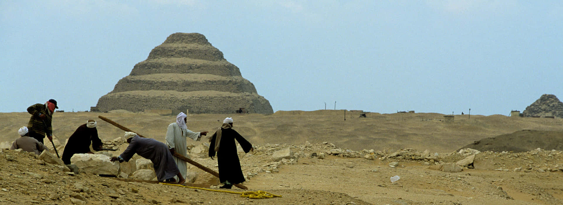 People In Saqqara Pyramid Wallpaper