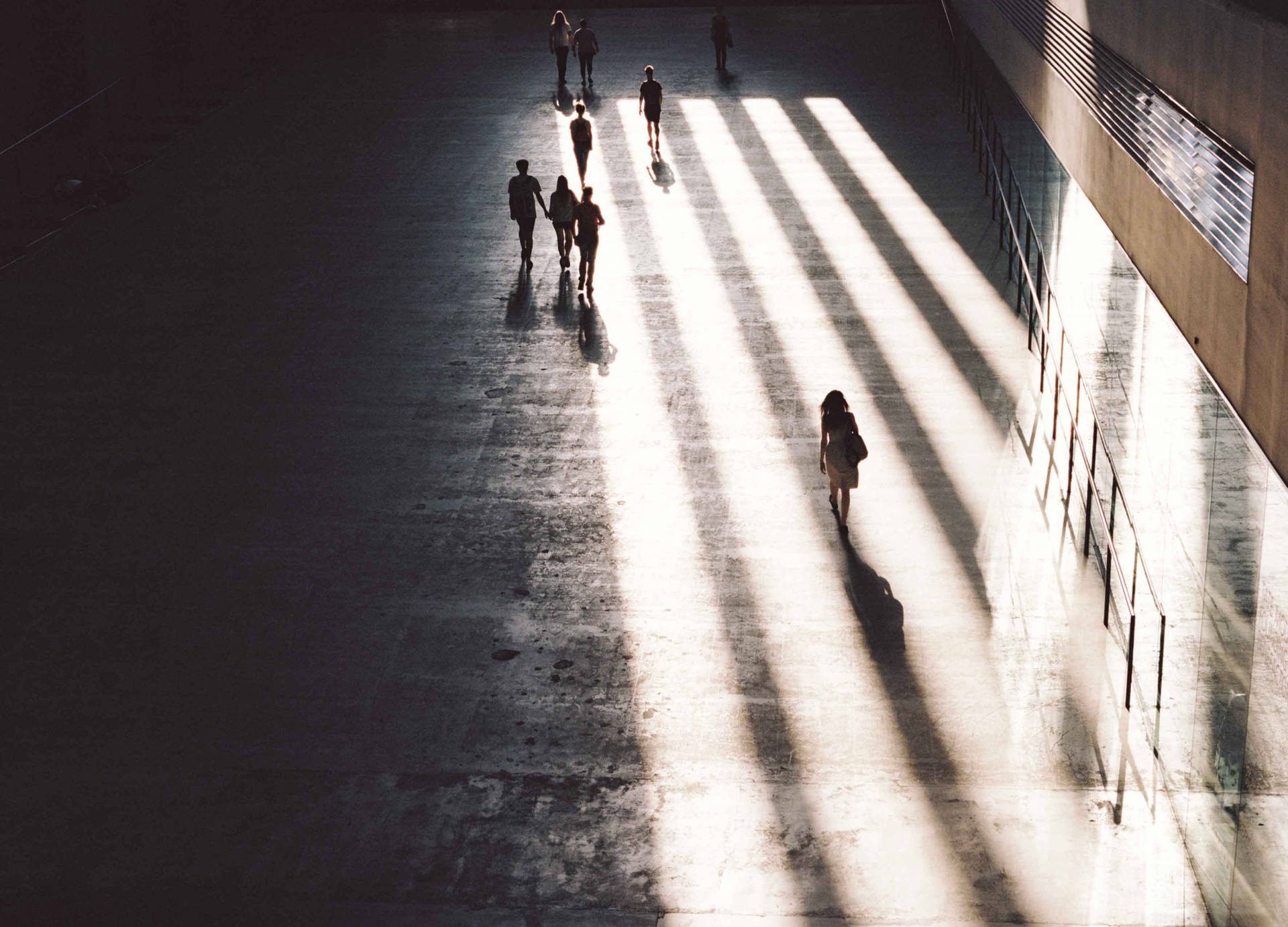 People Walking Tate Modern Picture