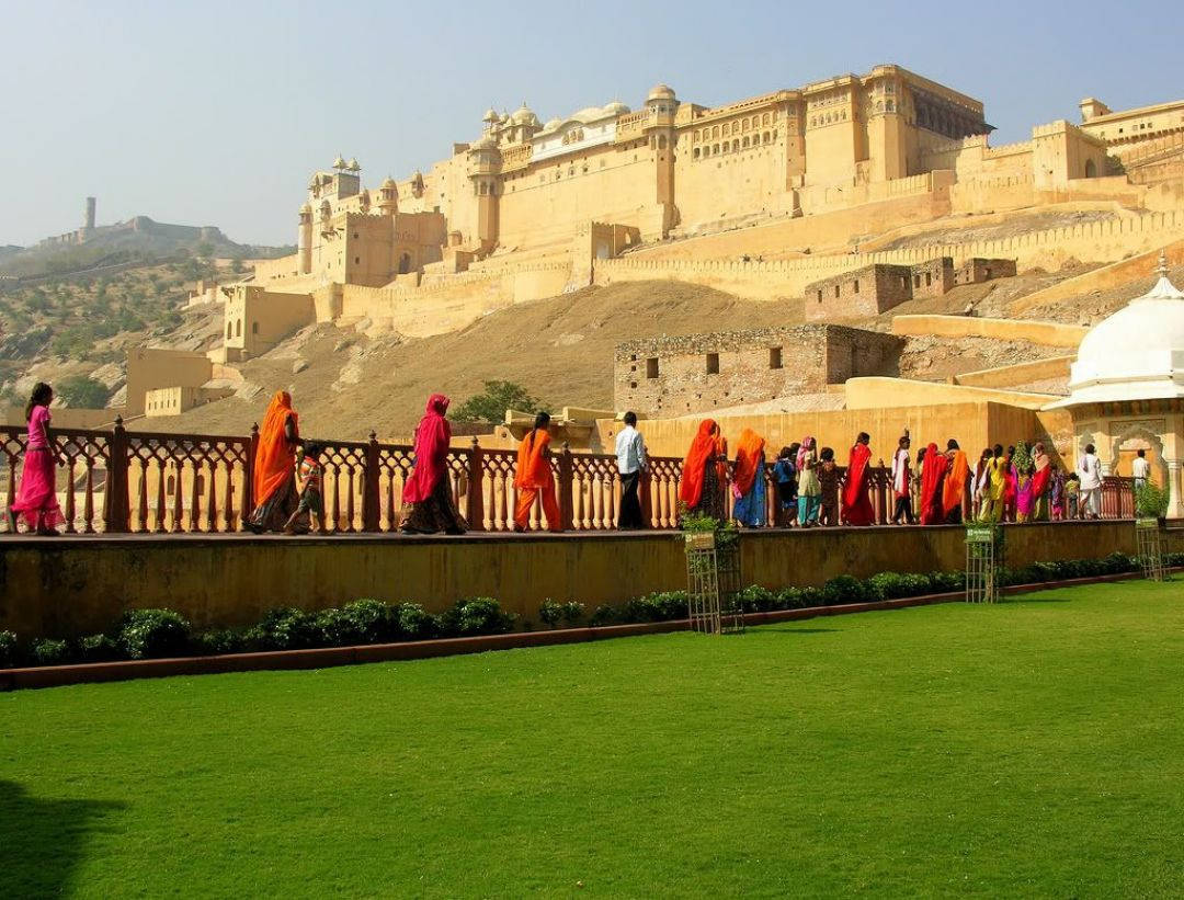 People Walking To Amber Palace Jaipur Picture