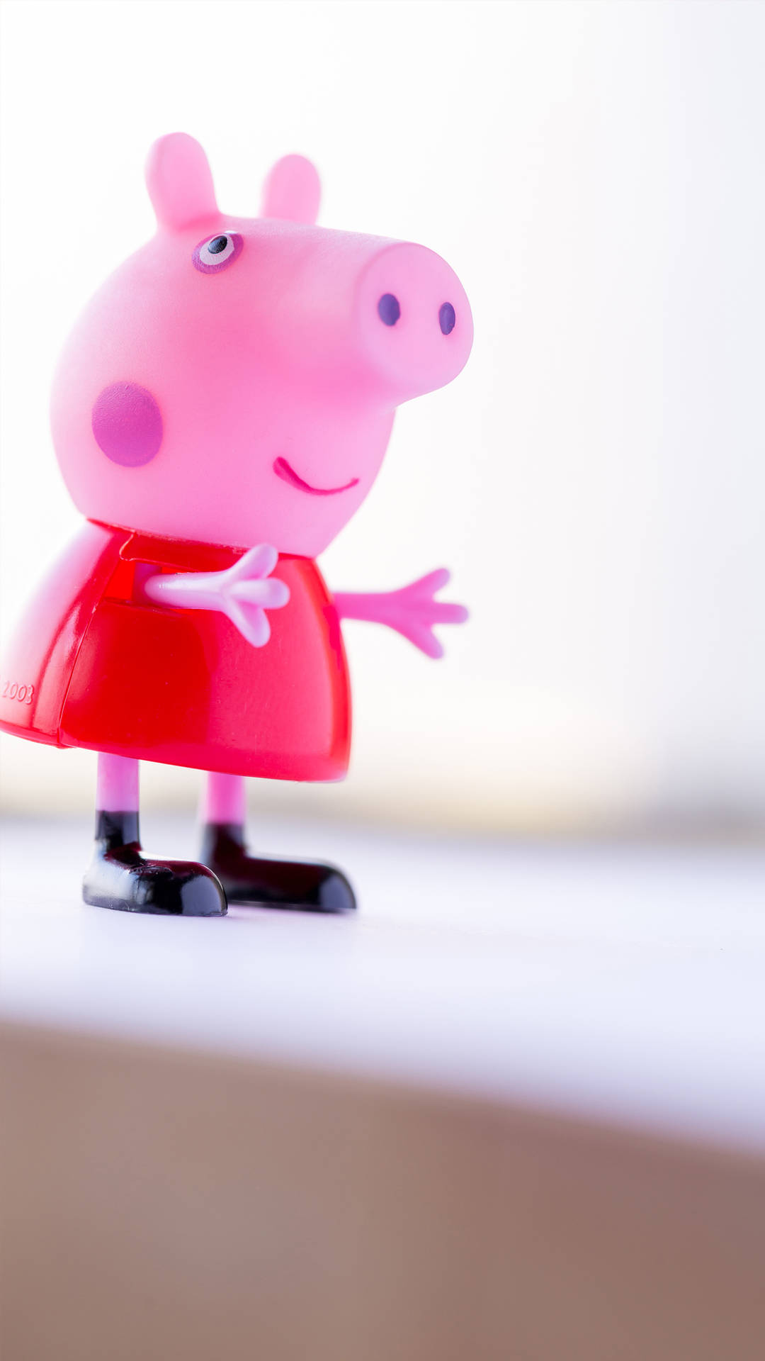 Peppa Pig Phone Creepy Figure Wallpaper