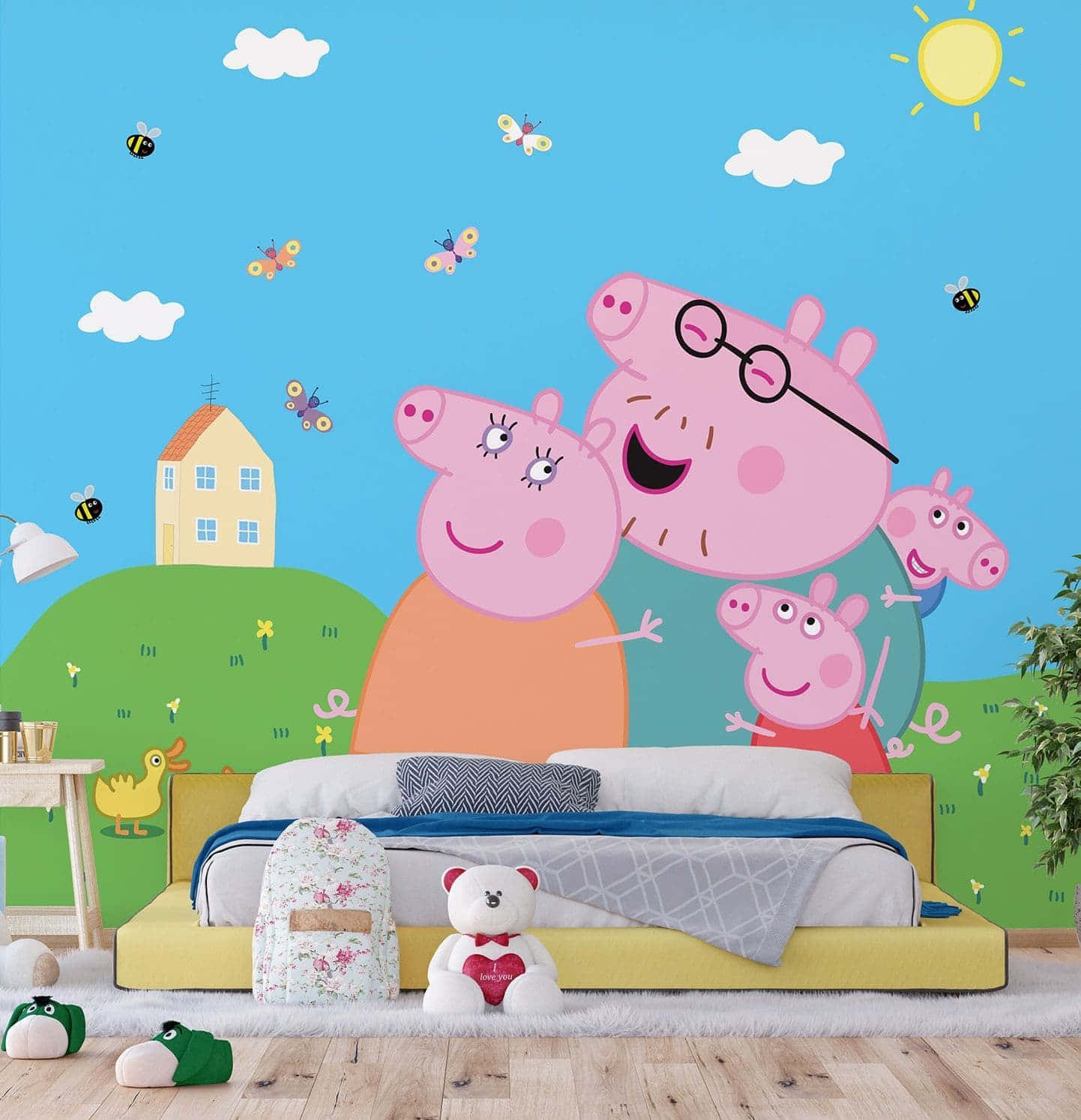 Who is inside Peppa Pig's house in the Peppa Pig house wallpaper