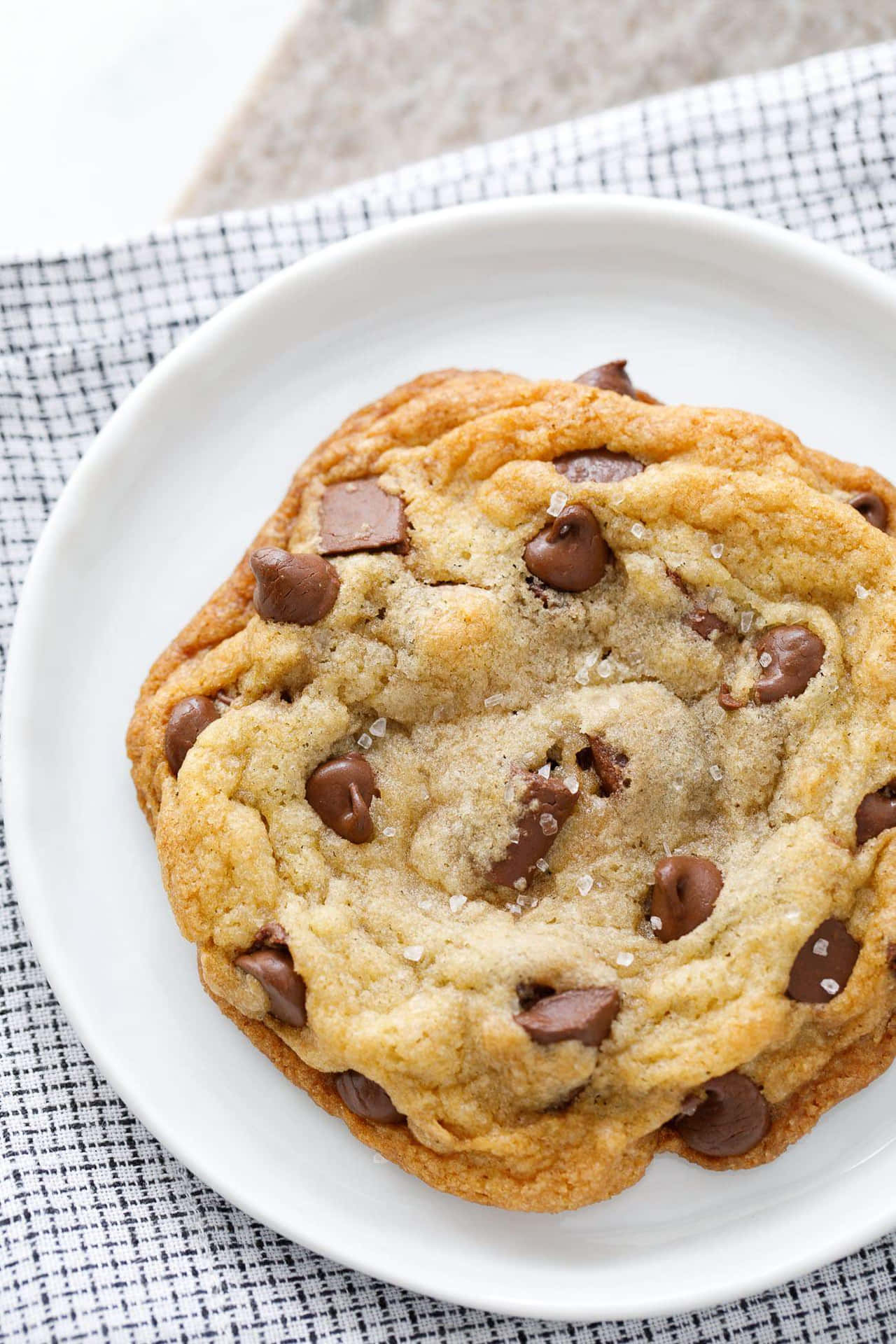 Perfect Chocolate Chip Cookie Plate Wallpaper