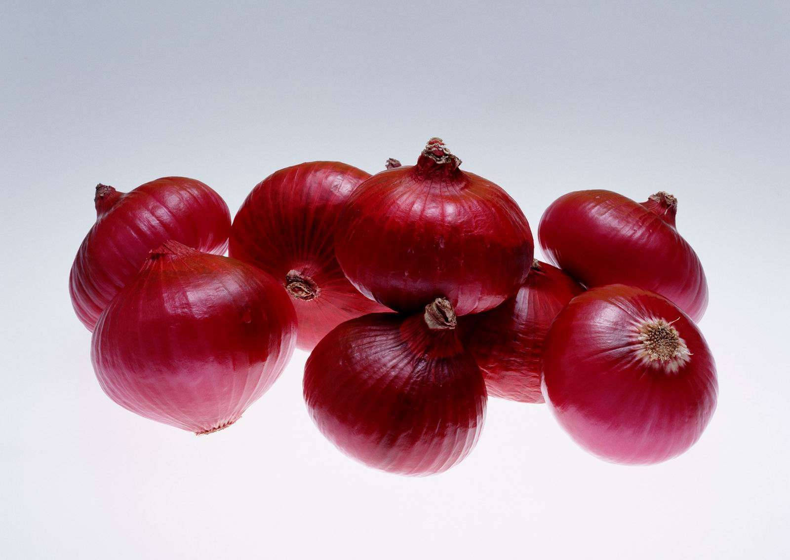 Perfectly Bright Juicy Red Onions Wallpaper