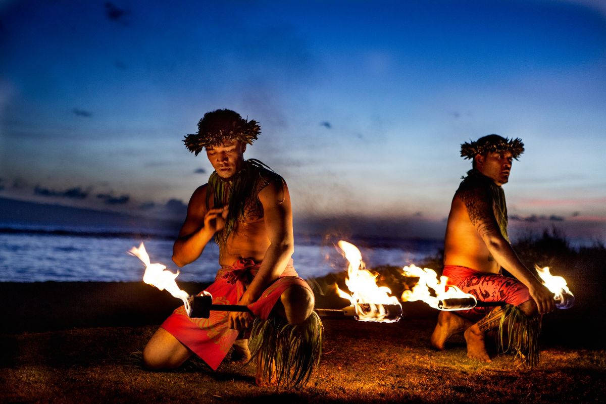 Performing Hawaiian People
