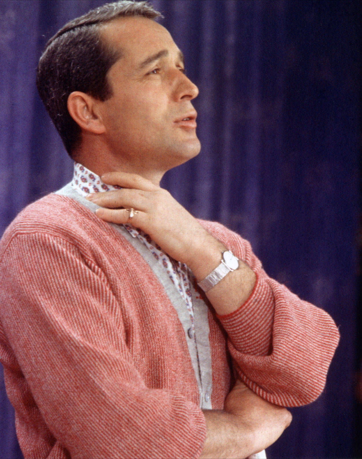 Perry Como Stage Performance Wallpaper
