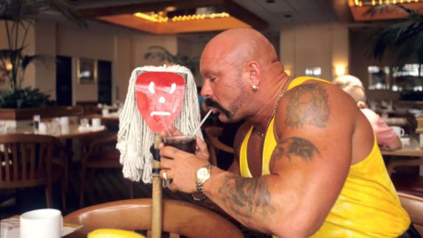 Perrysaturn Med Moppy. (this Would Be The Phrase For A Computer Or Mobile Wallpaper Featuring Perry Saturn And His Pet Mop, Moppy.) Wallpaper