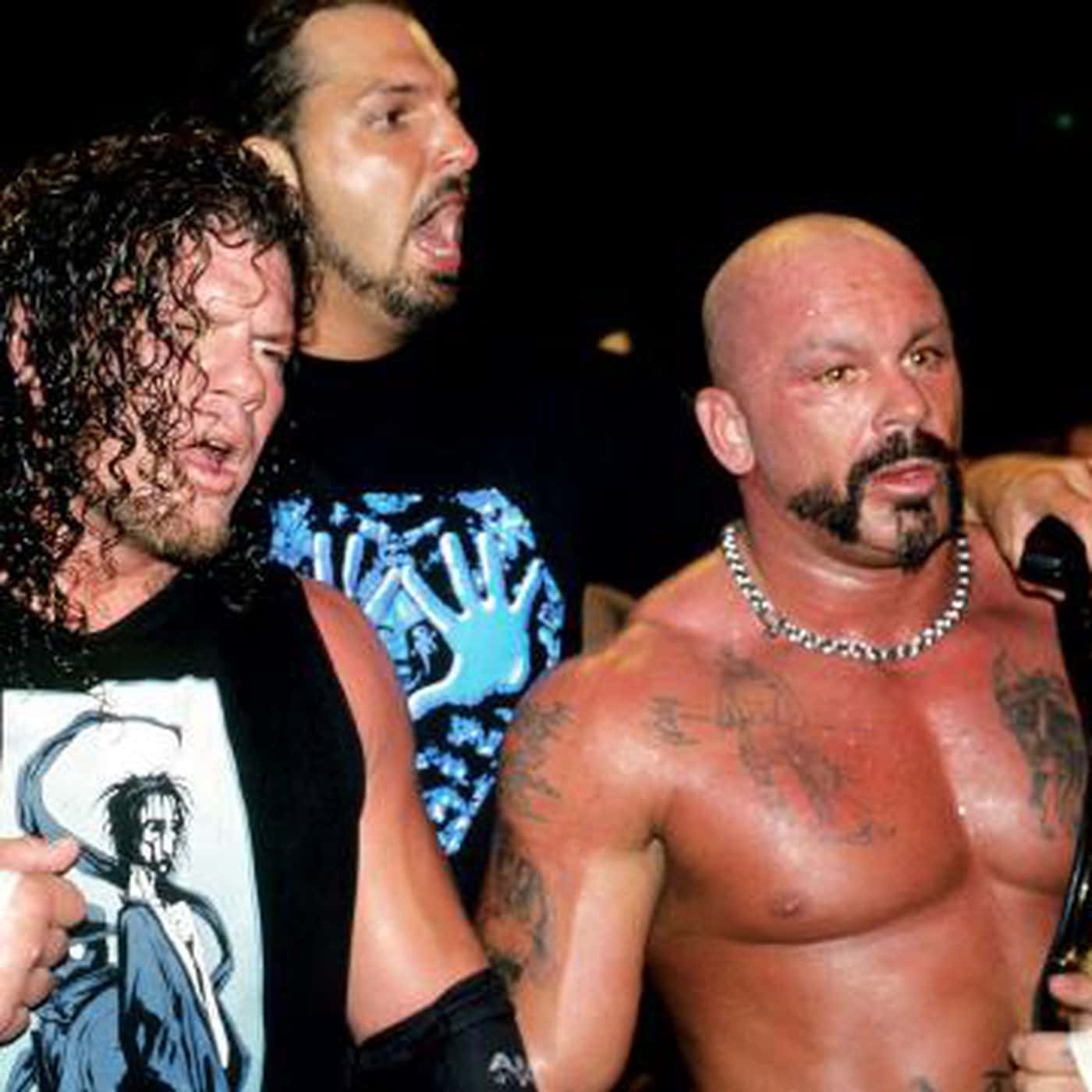 Perry Saturn With Raven And John Kronus Wallpaper