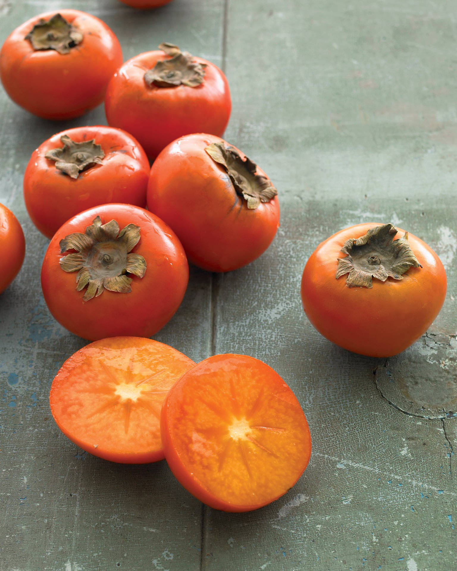 Persimmon Fruit On Table Wallpaper