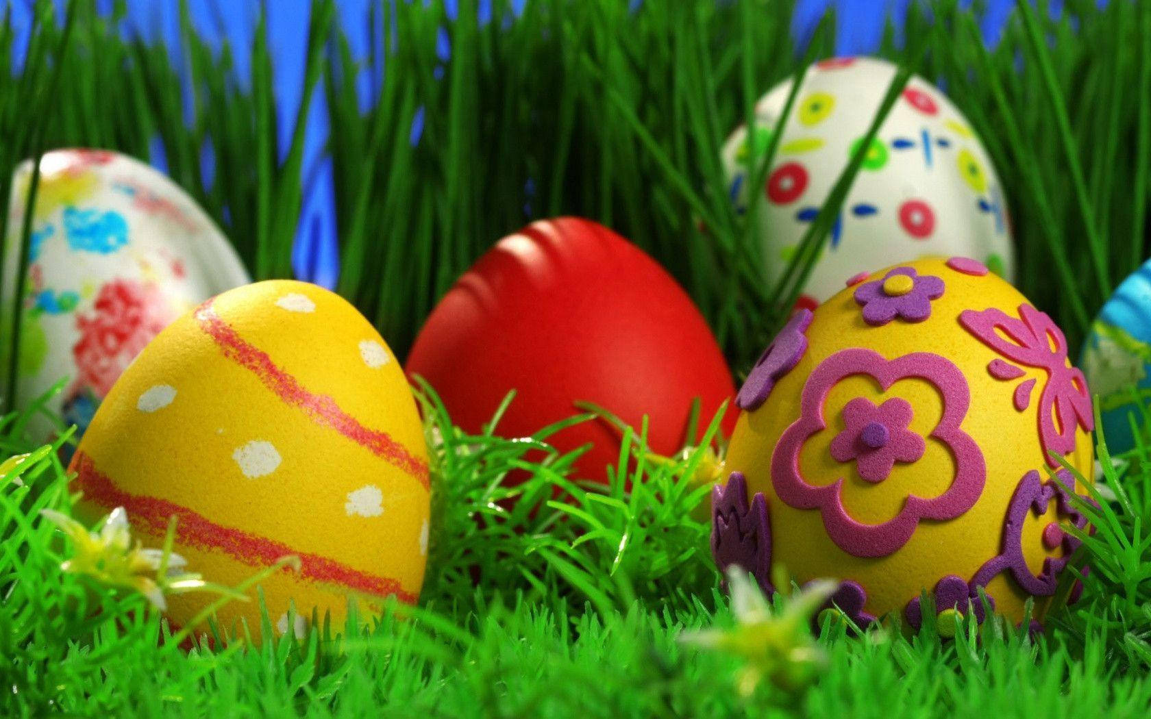 Download Personalized Easter Eggs Wallpaper 