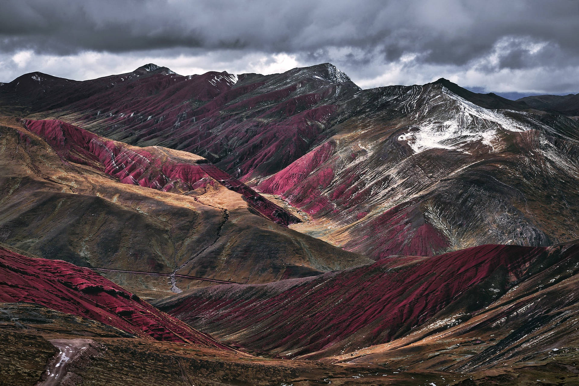 Peru Red Vinicunca Mountain Wallpaper