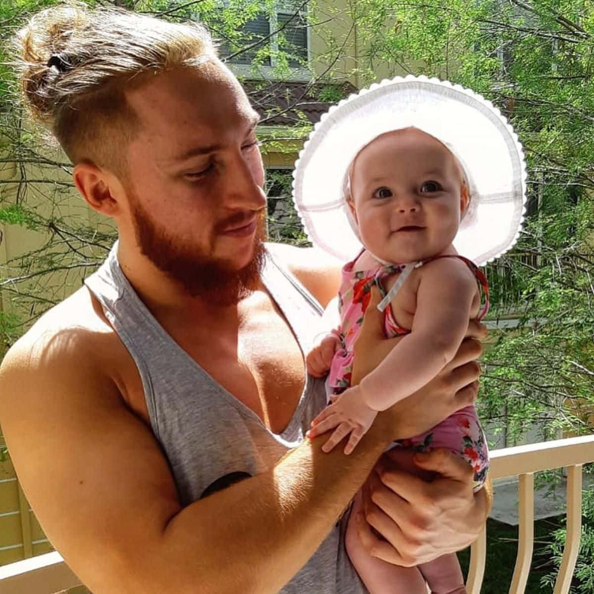 Pete Dunne With His Daughter Wallpaper