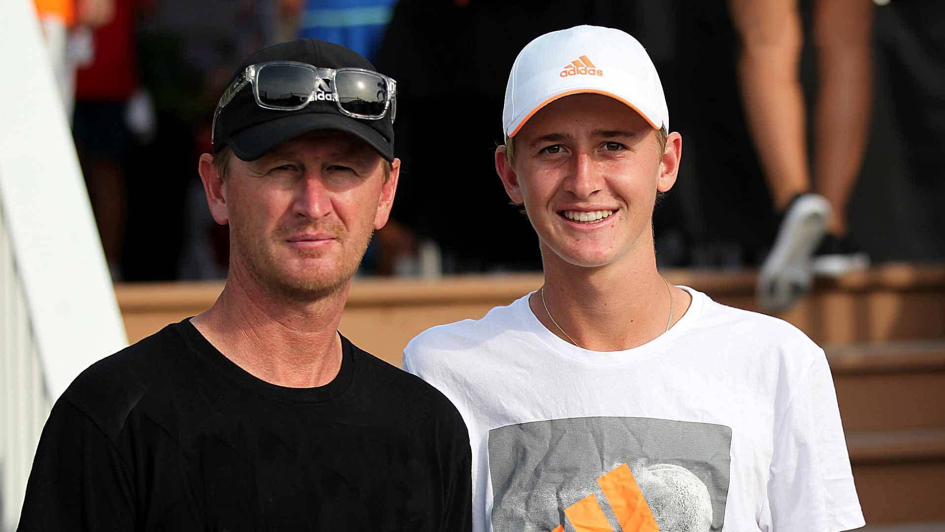 Petr Korda and his son bonding over their shared love for Tennis. Wallpaper