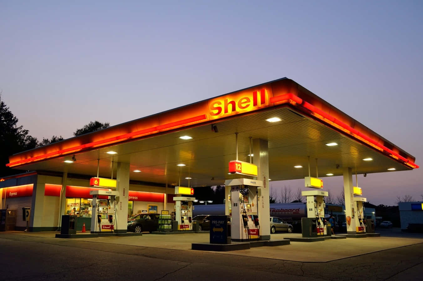 Image  Refueling your vehicle at the petrol station
