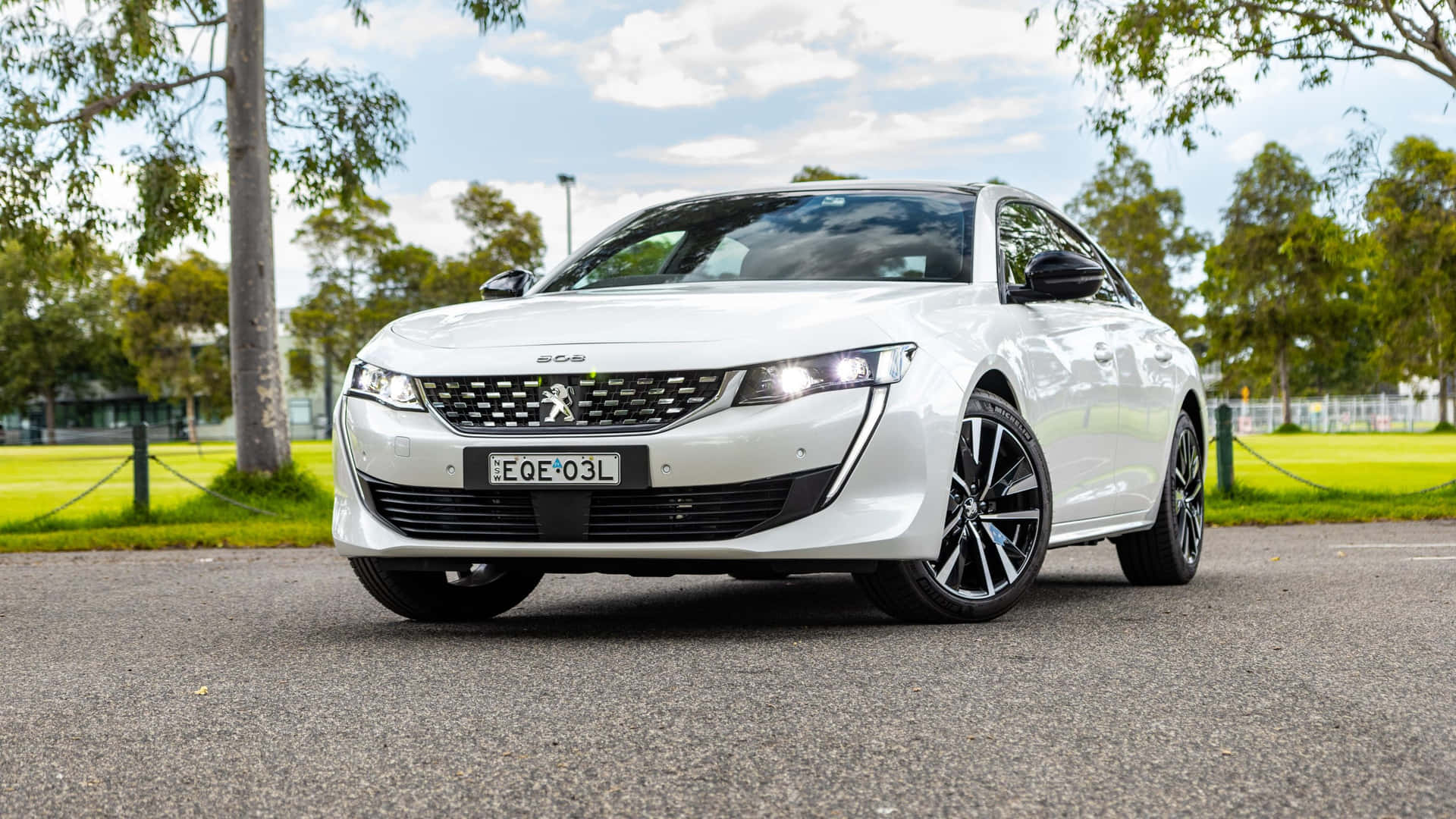 Peugeot 508 - The Ultimate Luxury Saloon Wallpaper