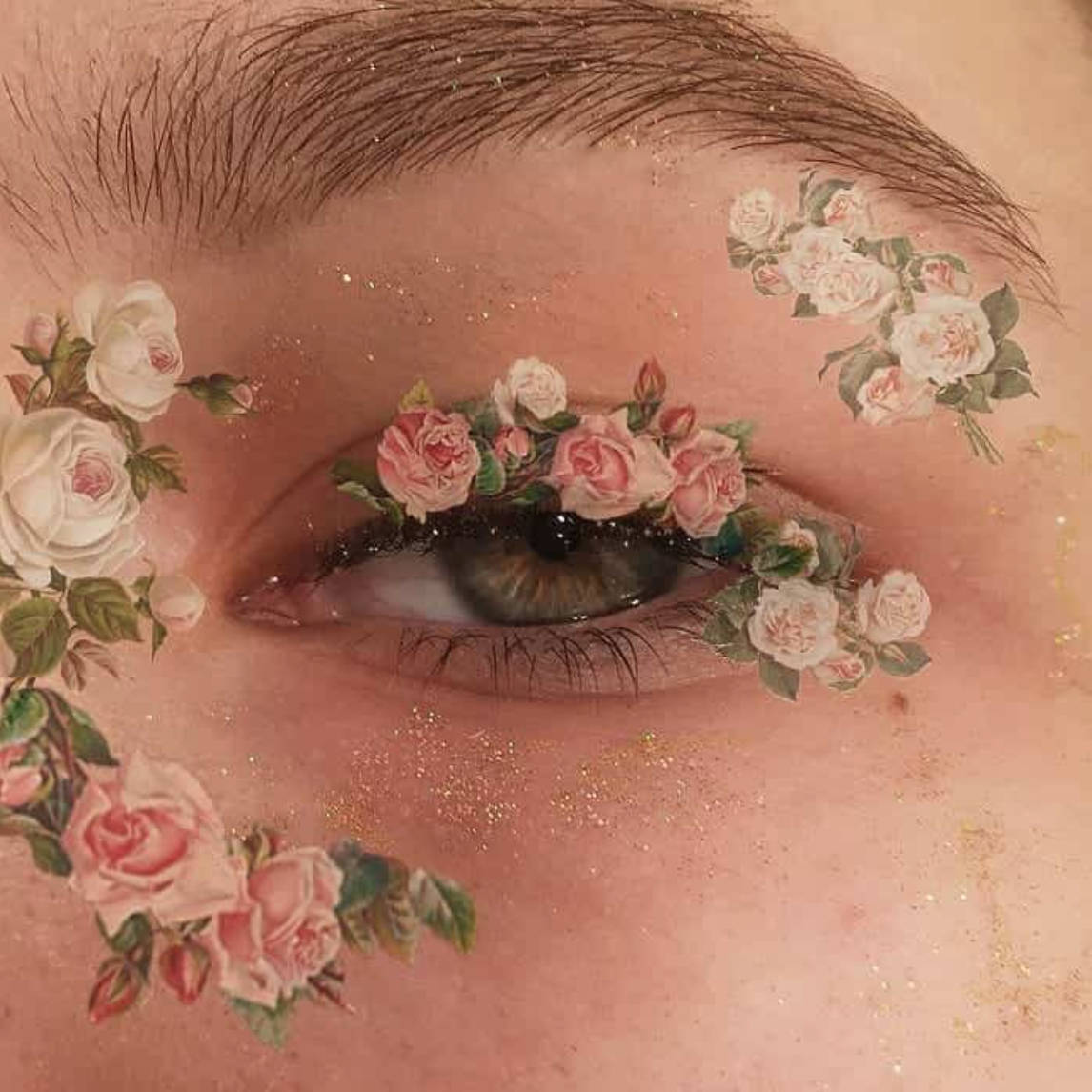 Pfpästhetisches Auge Mit Blumenstickern Wallpaper