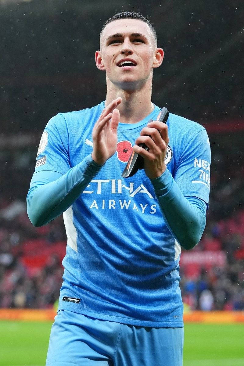 Phil Foden Clapping Wallpaper