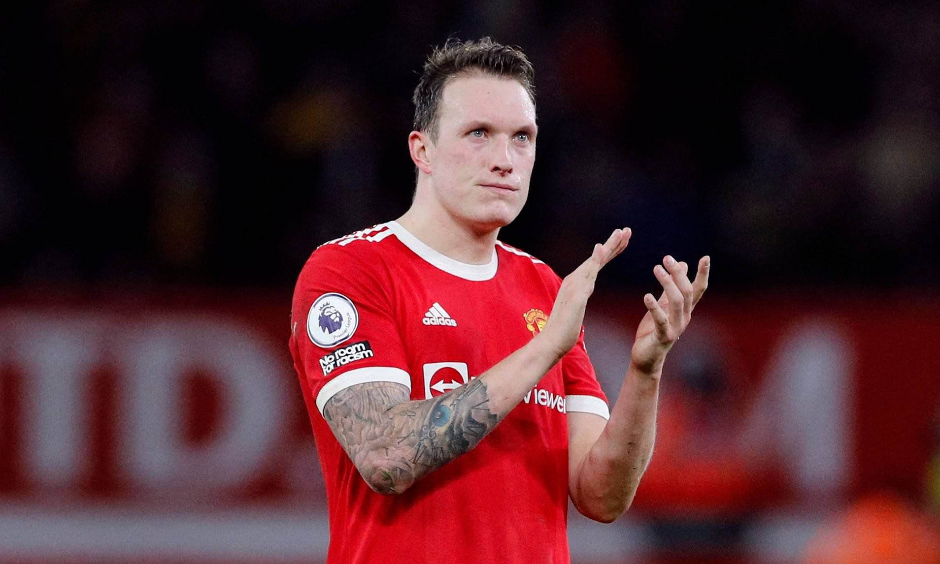 Phil Jones Clapping Manchester United Wallpaper