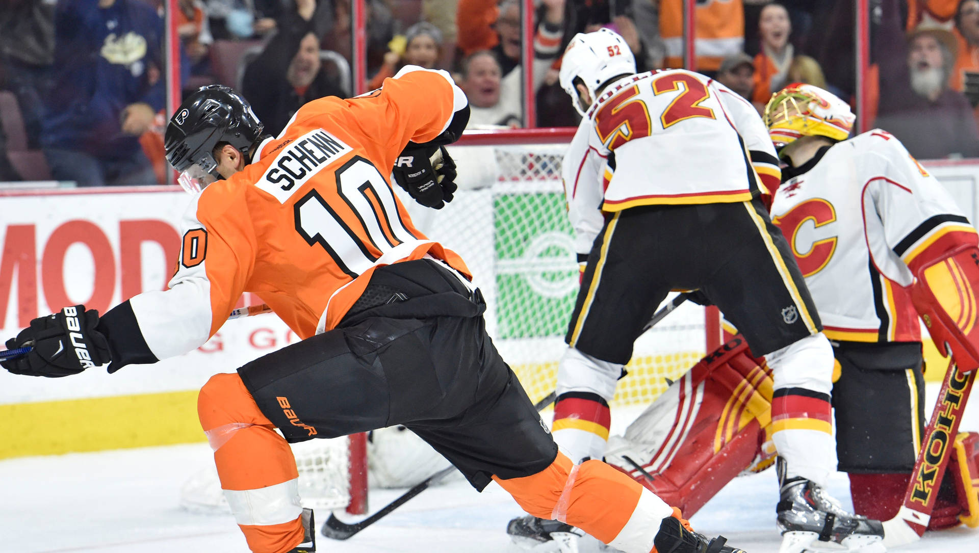 Philadelphia Flyers Brayden Schenn Versus Calgary Back Angle Shot Wallpaper