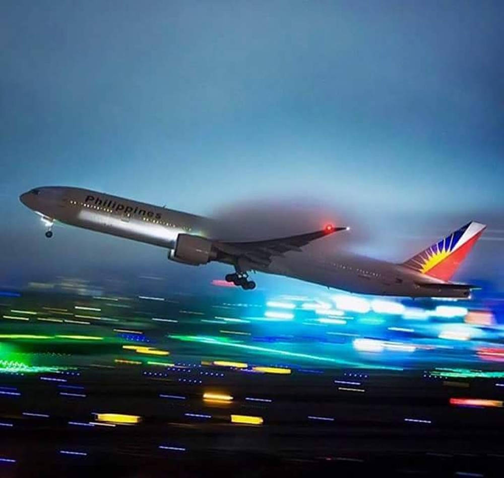 Philippine Airlines Takeoff Blurred City Lights Wallpaper