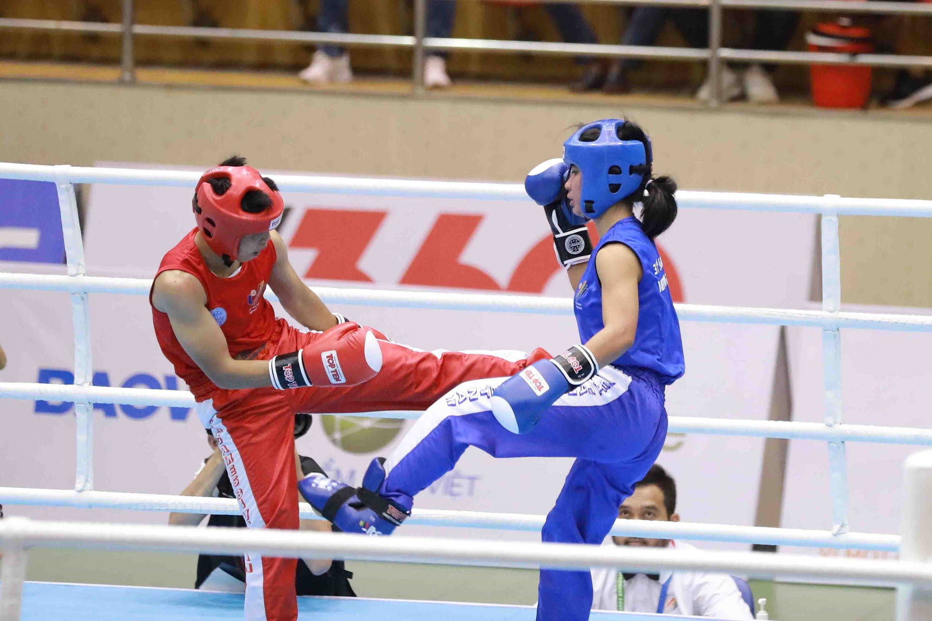 Philippinengegen Thailand: 31. Sea Games Kickbox-wettbewerb. Wallpaper