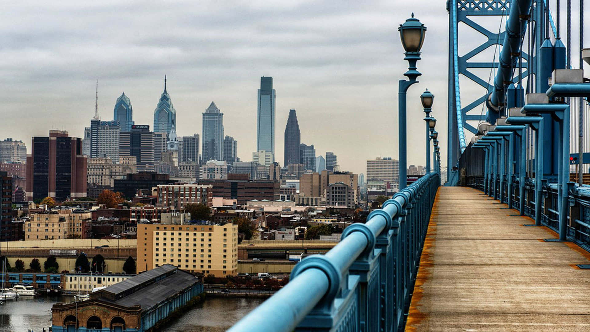 Tain Utsikten Från Philadelphia På Din Dator- Eller Mobilskärmsbakgrund. Wallpaper