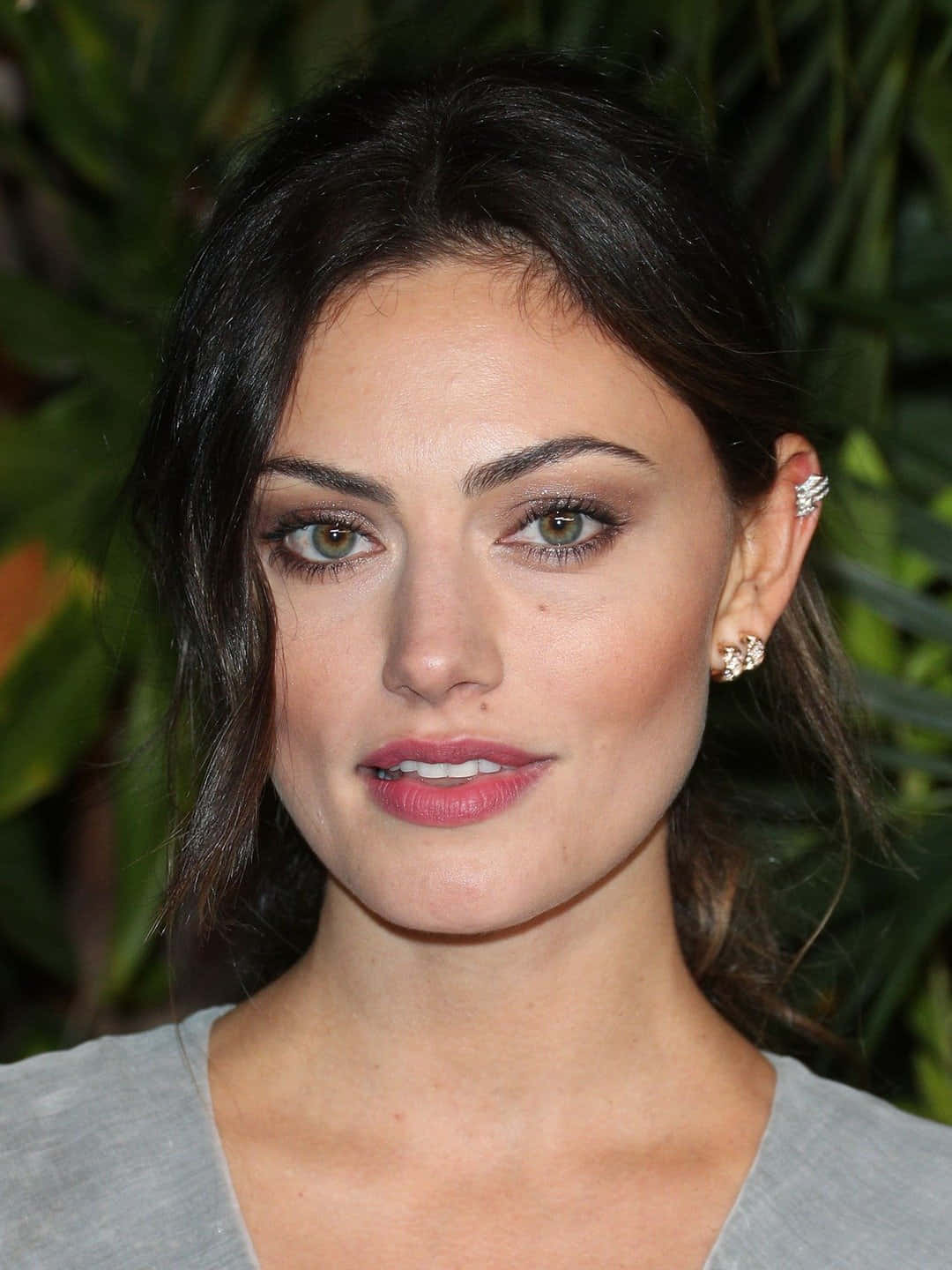 Phoebe Tonkin Nærbilde Portrett Bakgrunnsbildet