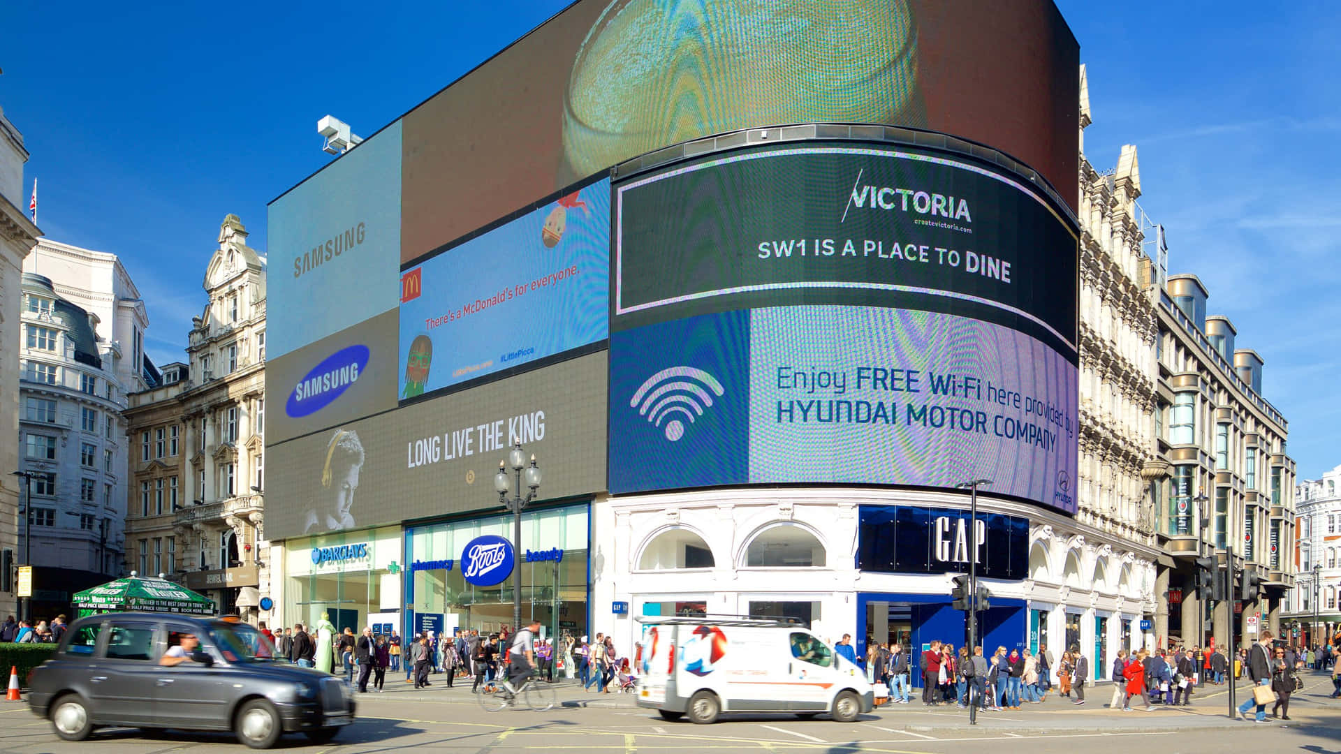 LED-skærmen i Piccadilly Circus-bygningen Wallpaper