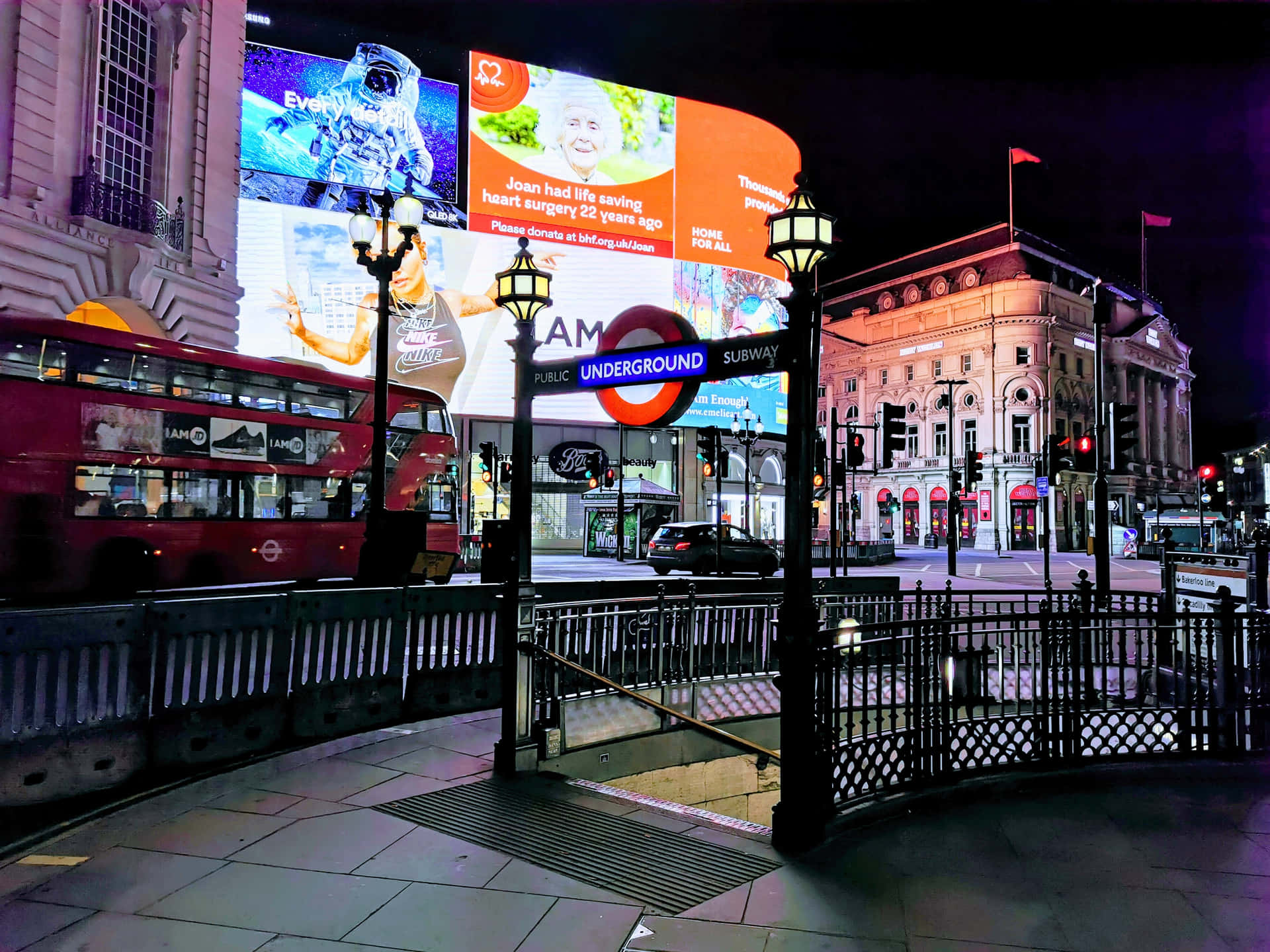 Piccadilly Circus Night City Light Wallpaper
