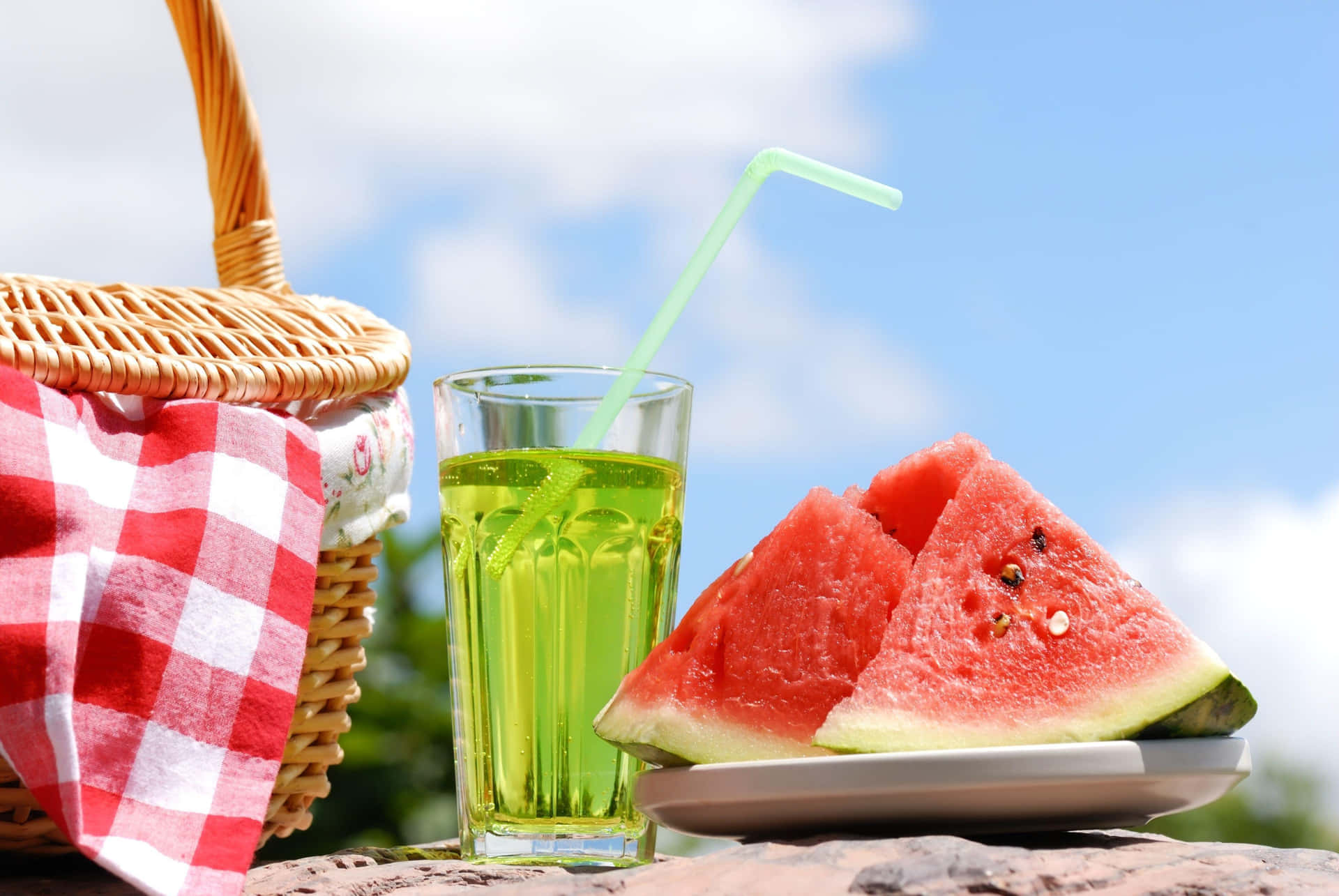 Picknicksaft Und Wassermelonenbild
