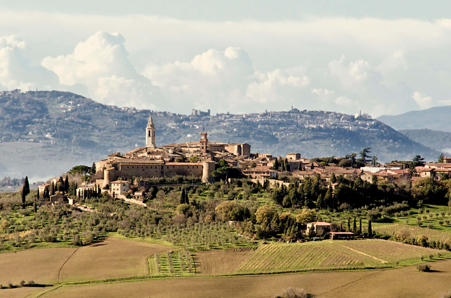Pienza Town Tuscany Italy Extreme Wide Shot Wallpaper