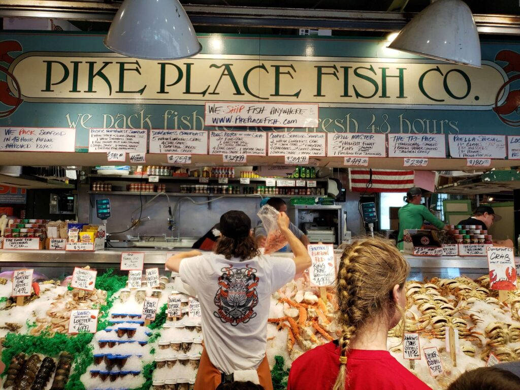 Tiendade Pescado Del Mercado De Pike Place Fondo de pantalla