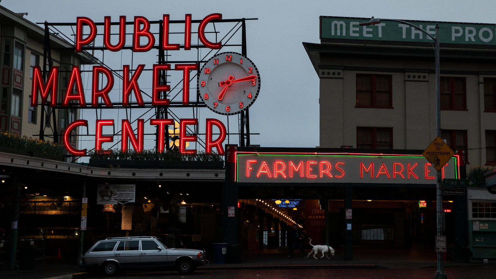 Señalesrojas De Led Del Pike Place Market Fondo de pantalla