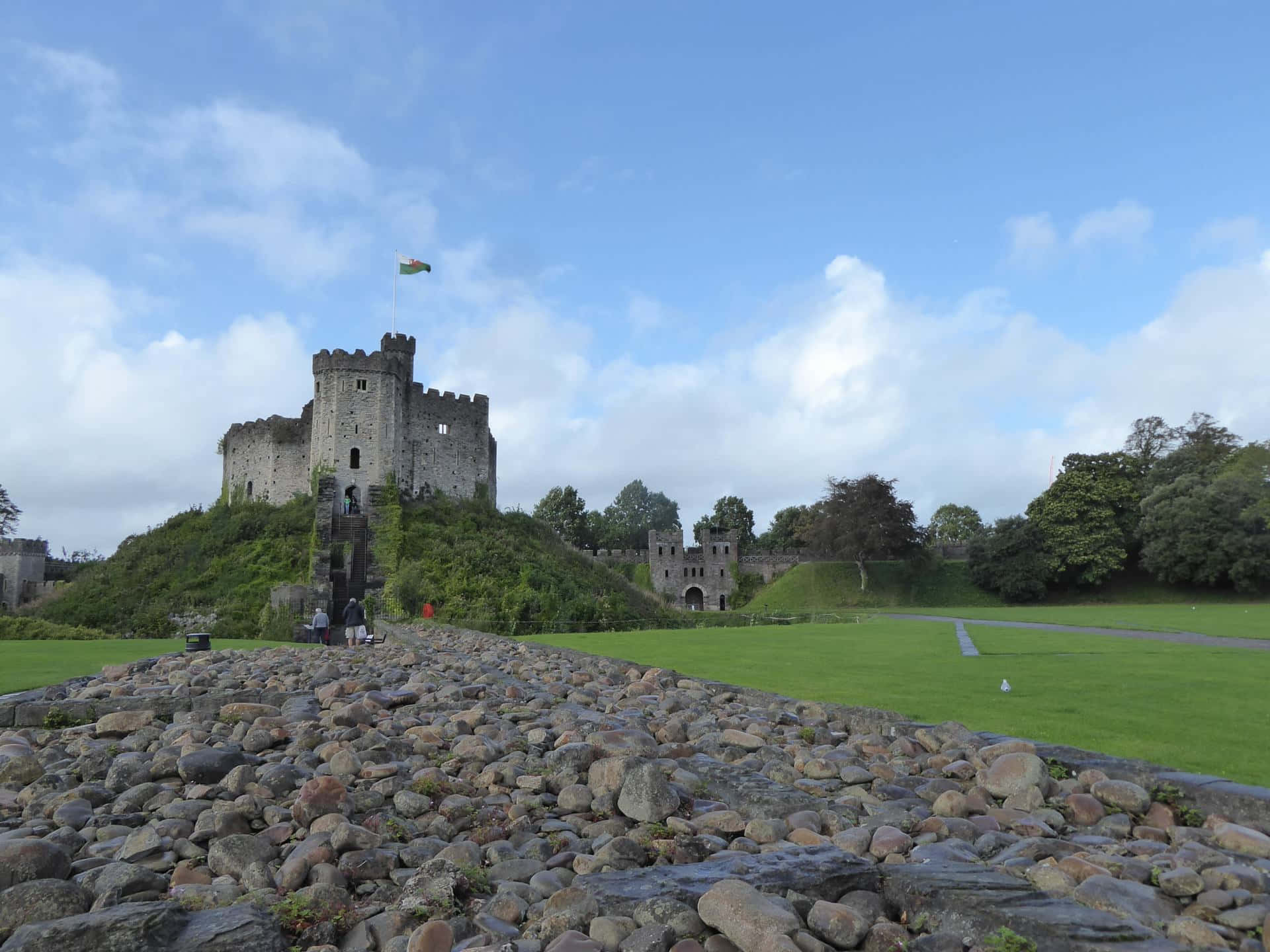 Montónde Rocas En El Castillo De Cardiff Fondo de pantalla