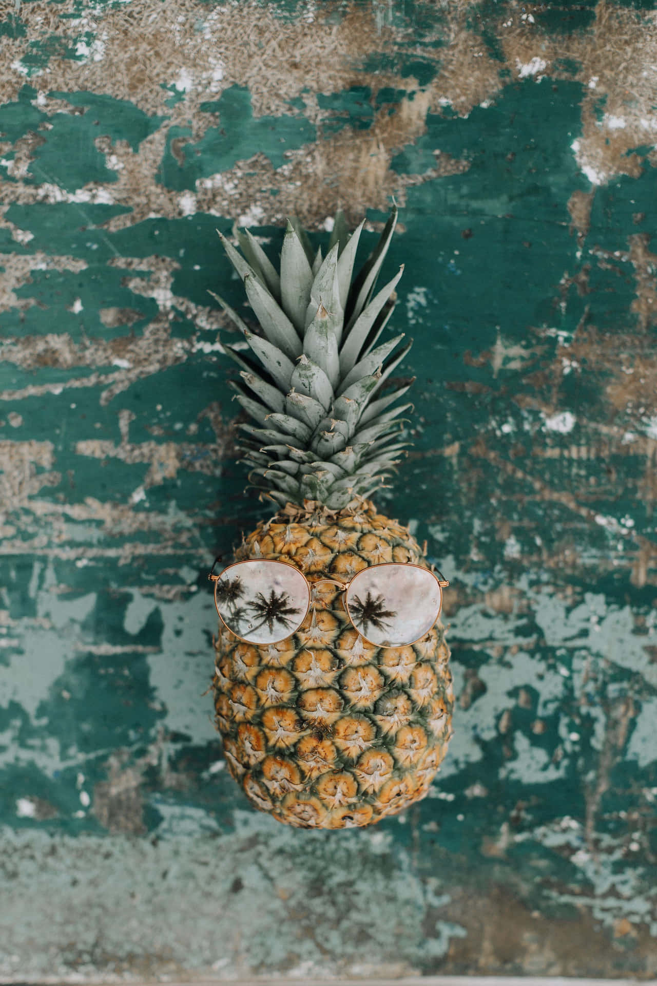 Tropiskelækkerier - Nyd En Lækker Ananasfrugt.