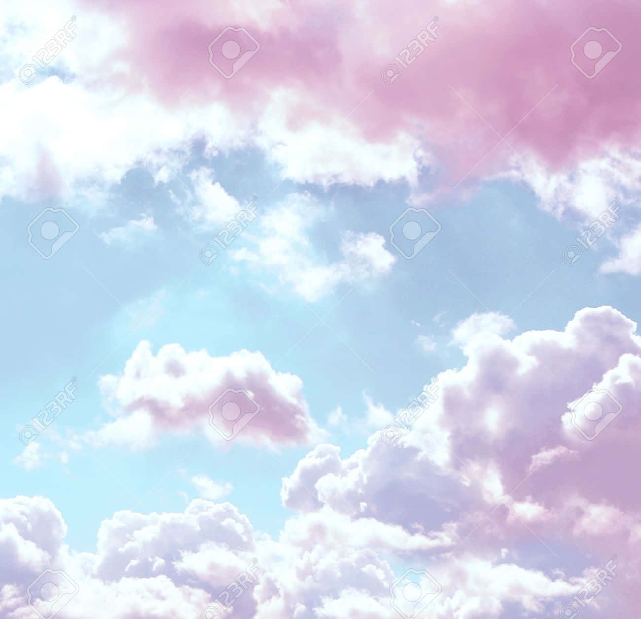 Nubesrosas Y Azules En El Cielo. Fondo de pantalla