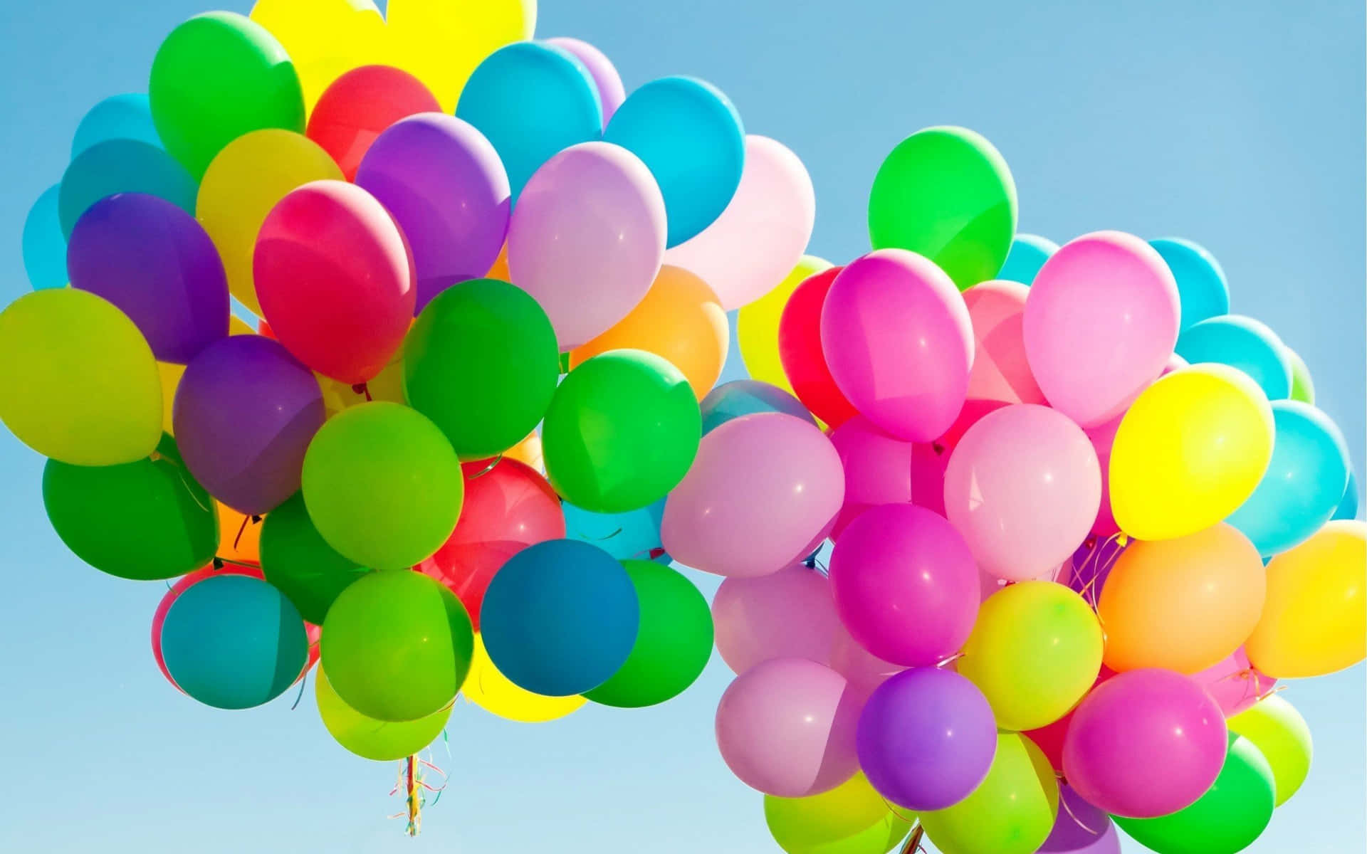 Färggladaballonger Som Flyger På Himlen
